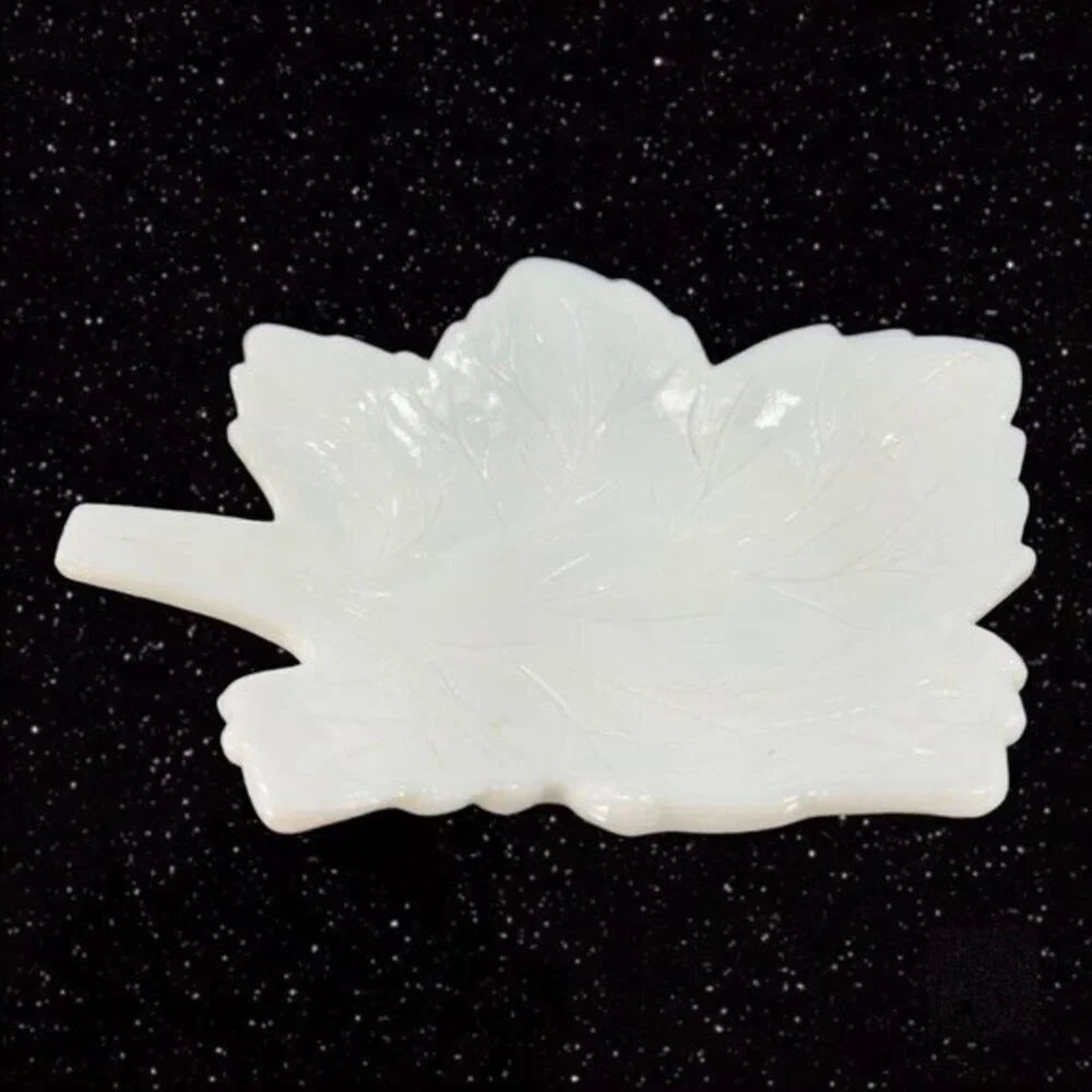 Vintage Westmoreland White‎ Milk Glass Maple Leaf Candy Dish Textured Glass VTG